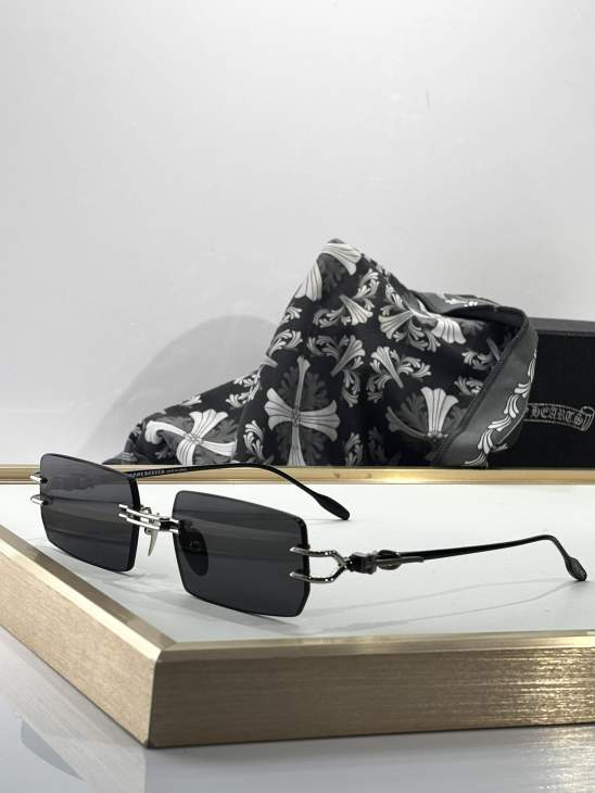 Picture of Chrome Hearts Sunglasses _SKUfw75976543fw